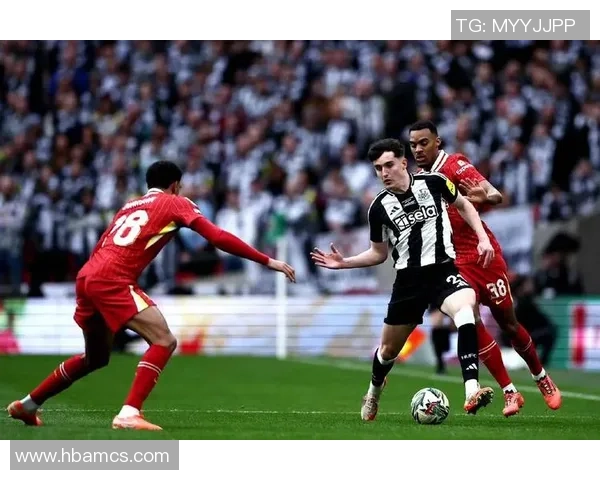 世界杯激战马竞与拜仁2比2平争议判罚引发全场热议与逆转瞬间