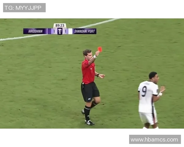 意甲激战：里昂大胜巴萨引发争议判罚全场沸腾